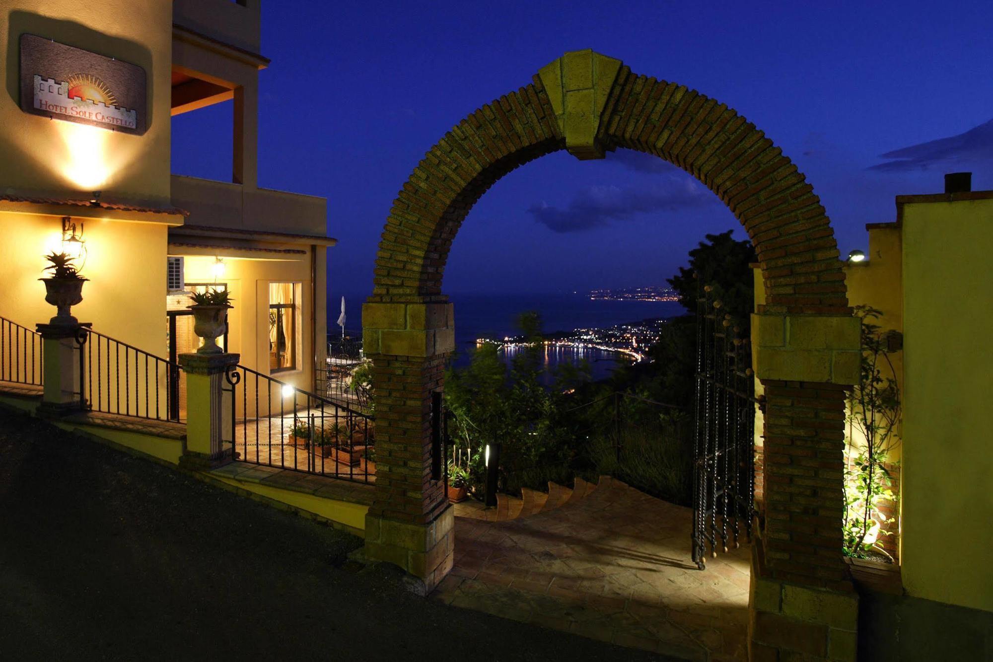 Hotel Sole Castello (Adults Only) Taormina Exteriör bild